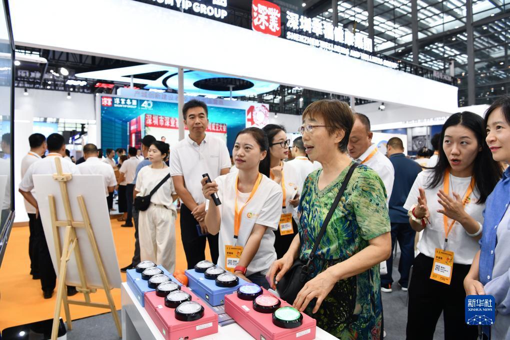 大红鹰欢迎您111